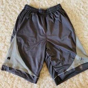 Men’s Nike Jordan basketball shorts sz M gray